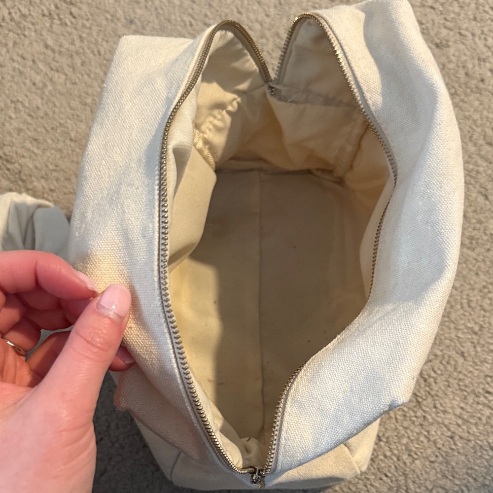 Barre3 Canvas Pouch - Picture 3 of 3